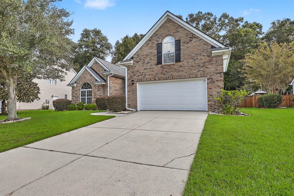 Photo of 112 Spring Meadows Drive, Summerville, SC 29485 (MLS # 26026090)