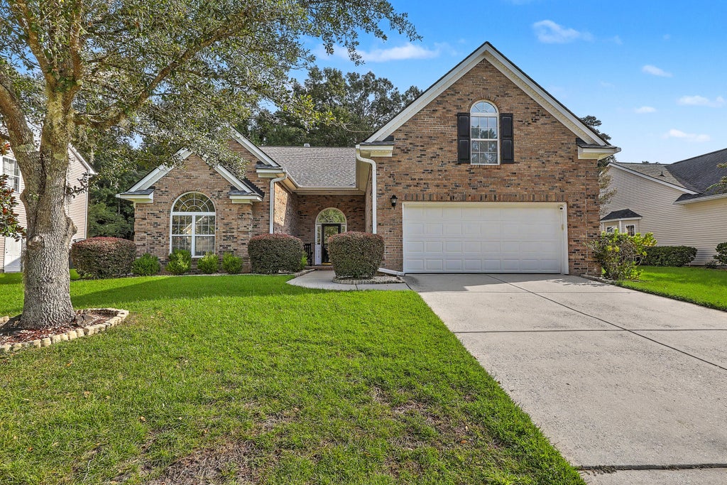 Photo of 112 Spring Meadows Drive, Summerville, SC 29485 (MLS # 26026090)