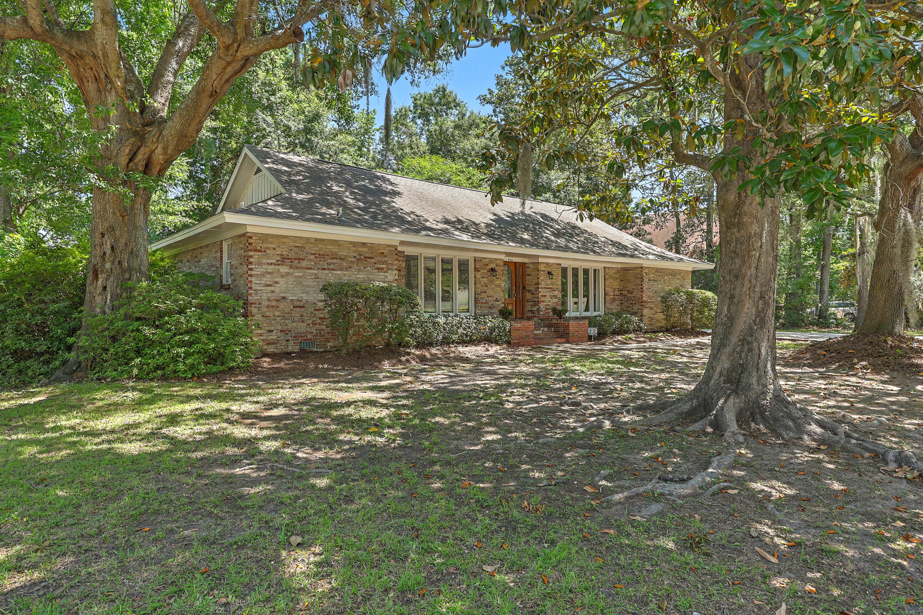 910 Regatta Road