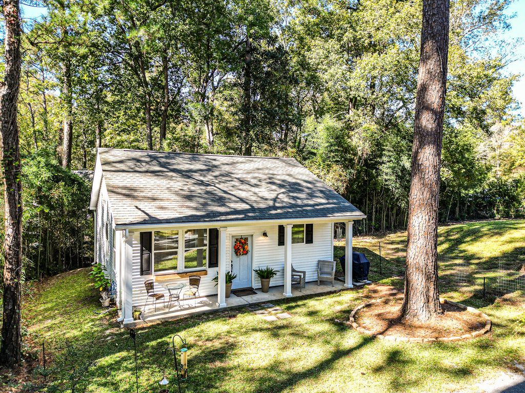 Photo of 110 Carroll Court, Summerville, SC 29483 (MLS # 25029872)
