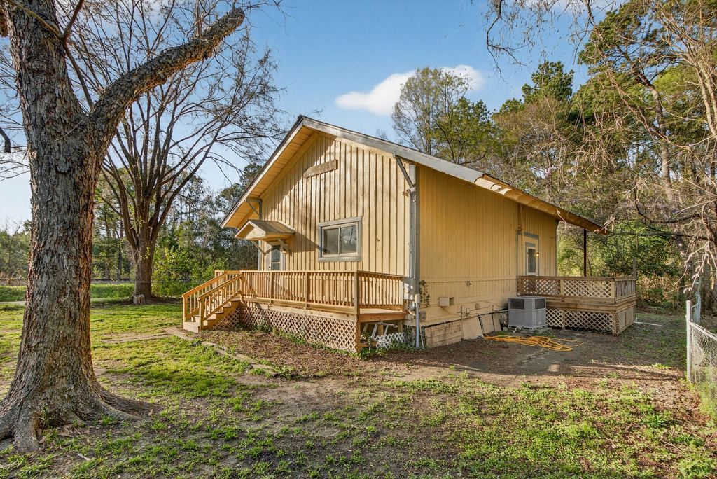 Photo of 106 Jones Road, Bonneau, SC 29431 (MLS # 26007913)