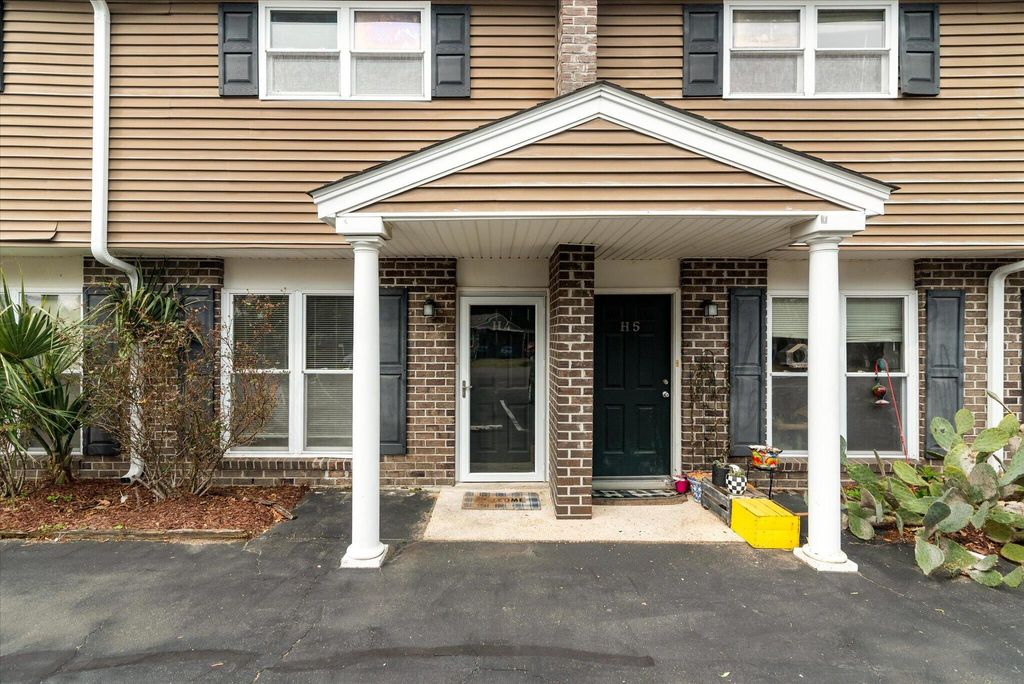 Photo of 1860 Mepkin Road #H4, Charleston, SC 29407 (MLS # 26005523)