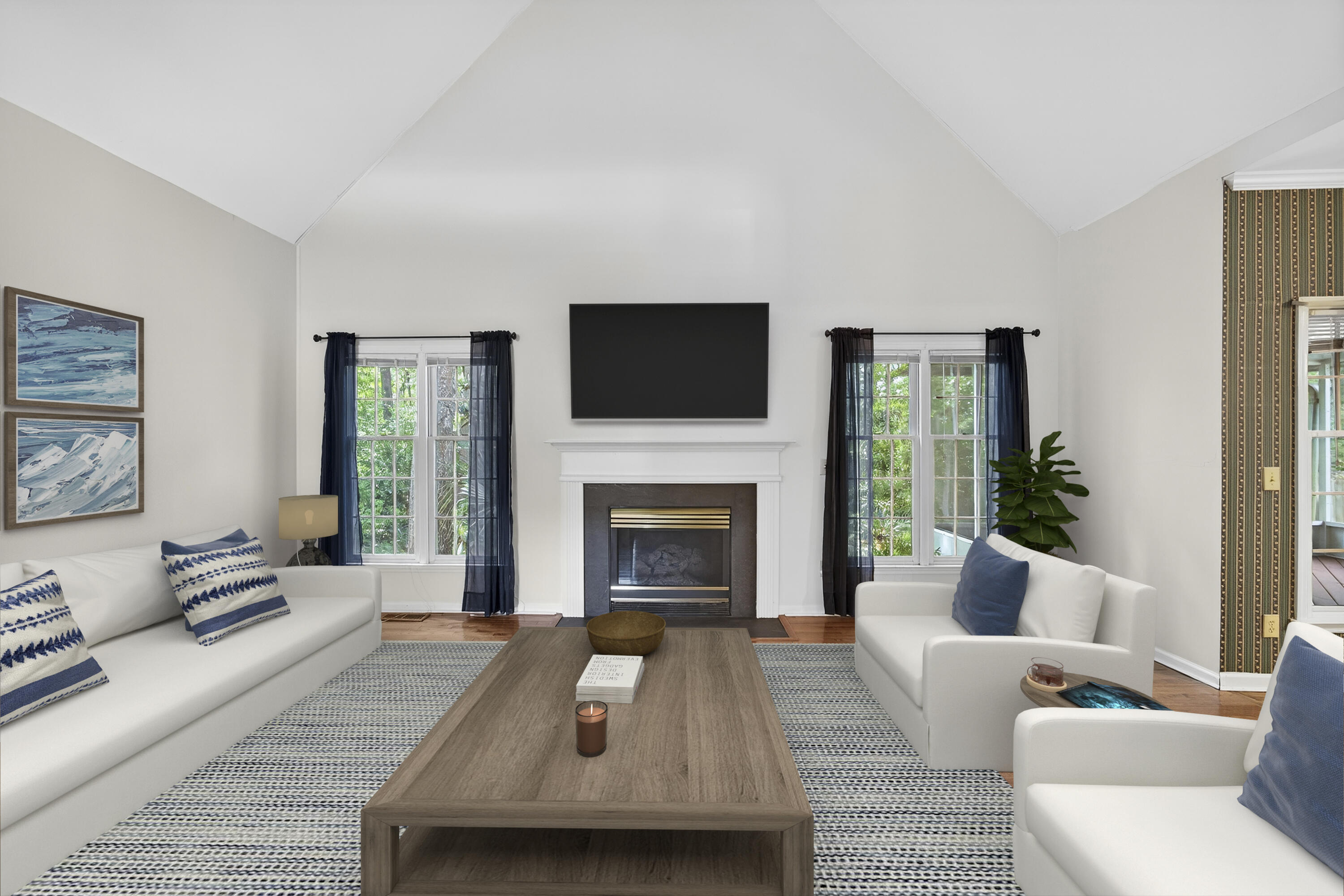 5425 Roxbury Drive