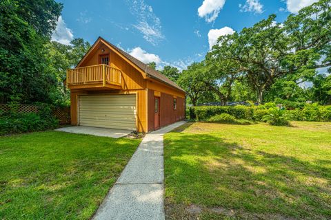 A home in North Charleston