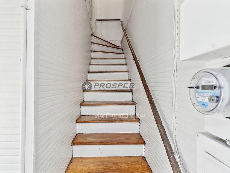 72 1/2 King Street