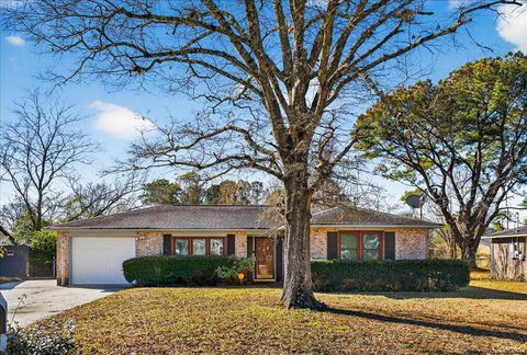 7737 Ovaldale Drive North Charleston SC 29418