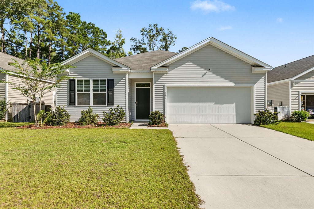 Photo of 107 Valley Row, Summerville, SC 29483 (MLS # 26027811)