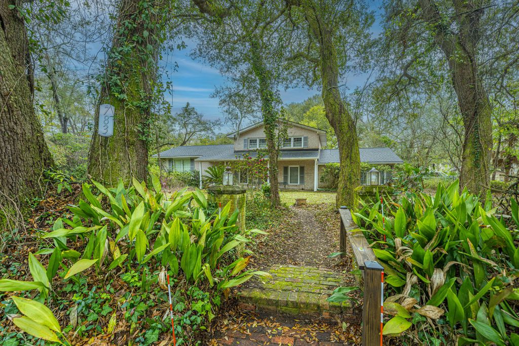 Photo of 783 Fort Johnson Road, Charleston, SC 29412 (MLS # 26007439)
