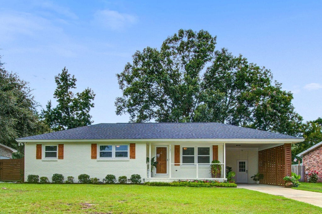 Photo of 131 Camelot Drive, Goose Creek, SC 29445 (MLS # 26024666)