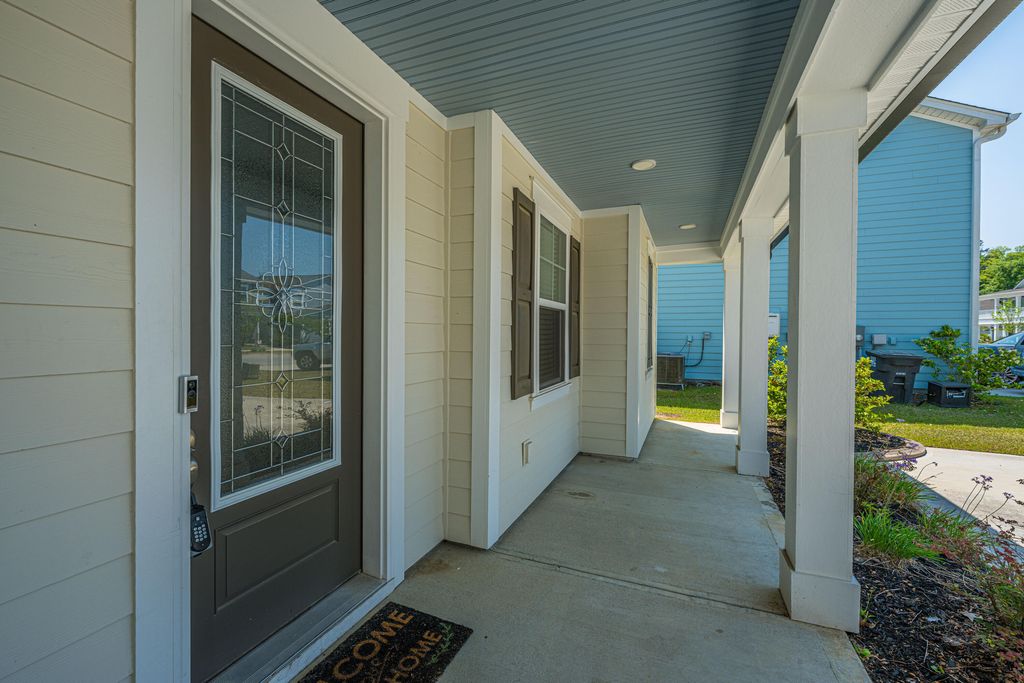 Photo of 412 Oak View Way, Summerville, SC 29483 (MLS # 26011918)