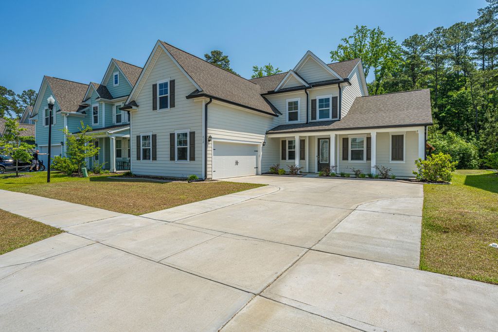Photo of 412 Oak View Way, Summerville, SC 29483 (MLS # 26011918)
