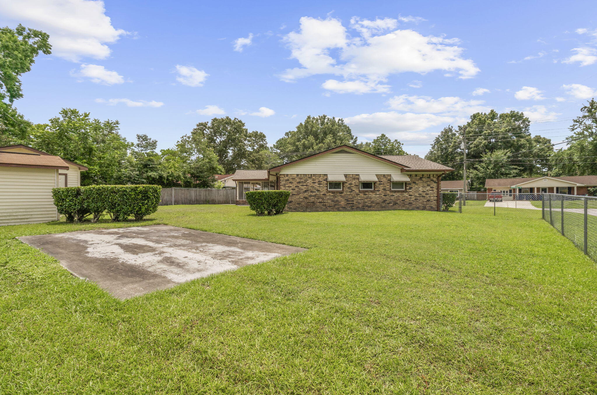 2 Elberton Avenue