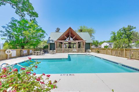 A home in North Charleston