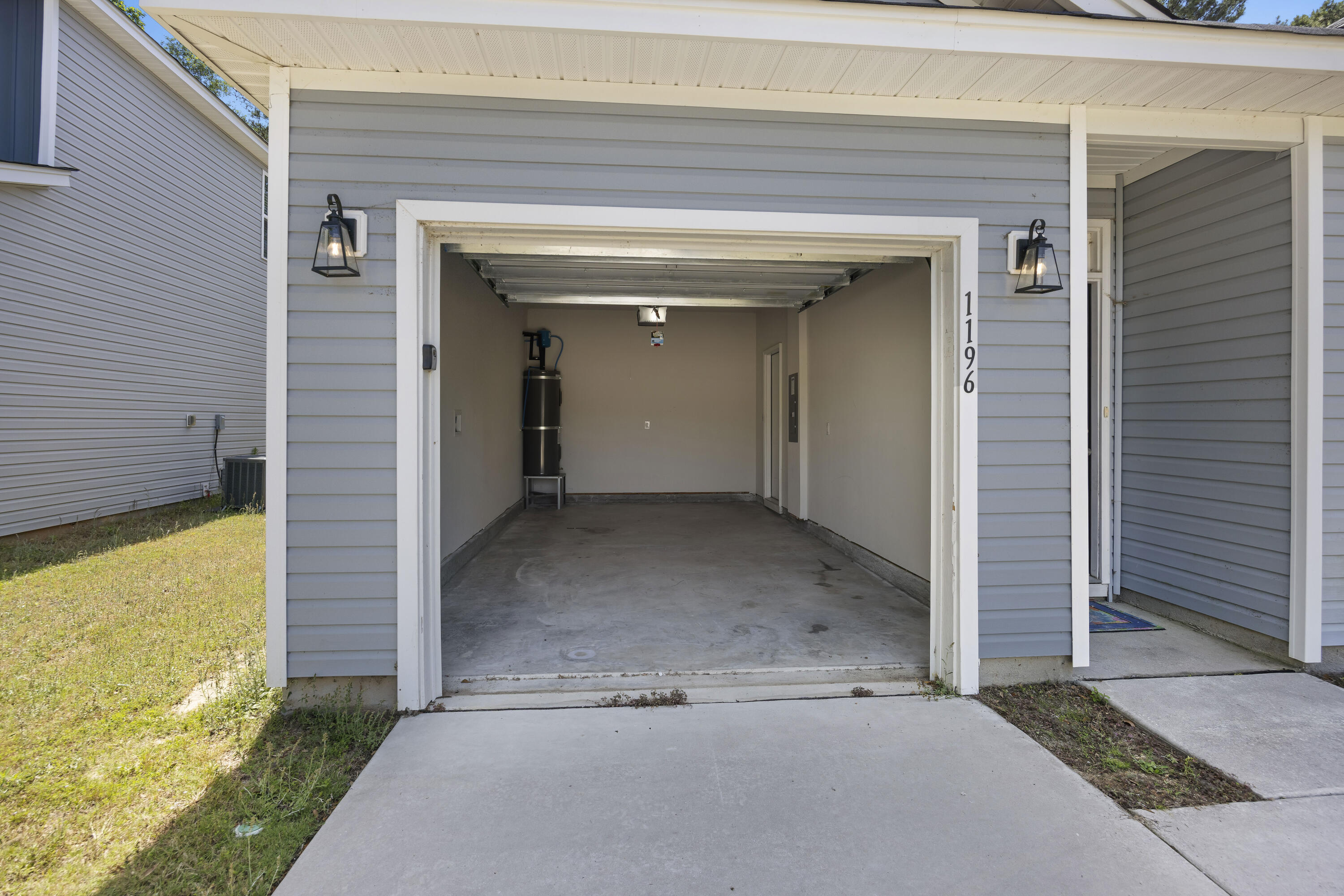 1196 Warrens Way