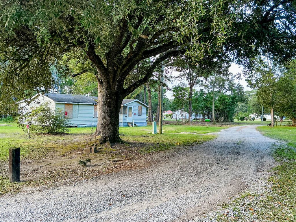 Photo of 839 Burgin Road, McClellanville, SC 29458 (MLS # 25027169)
