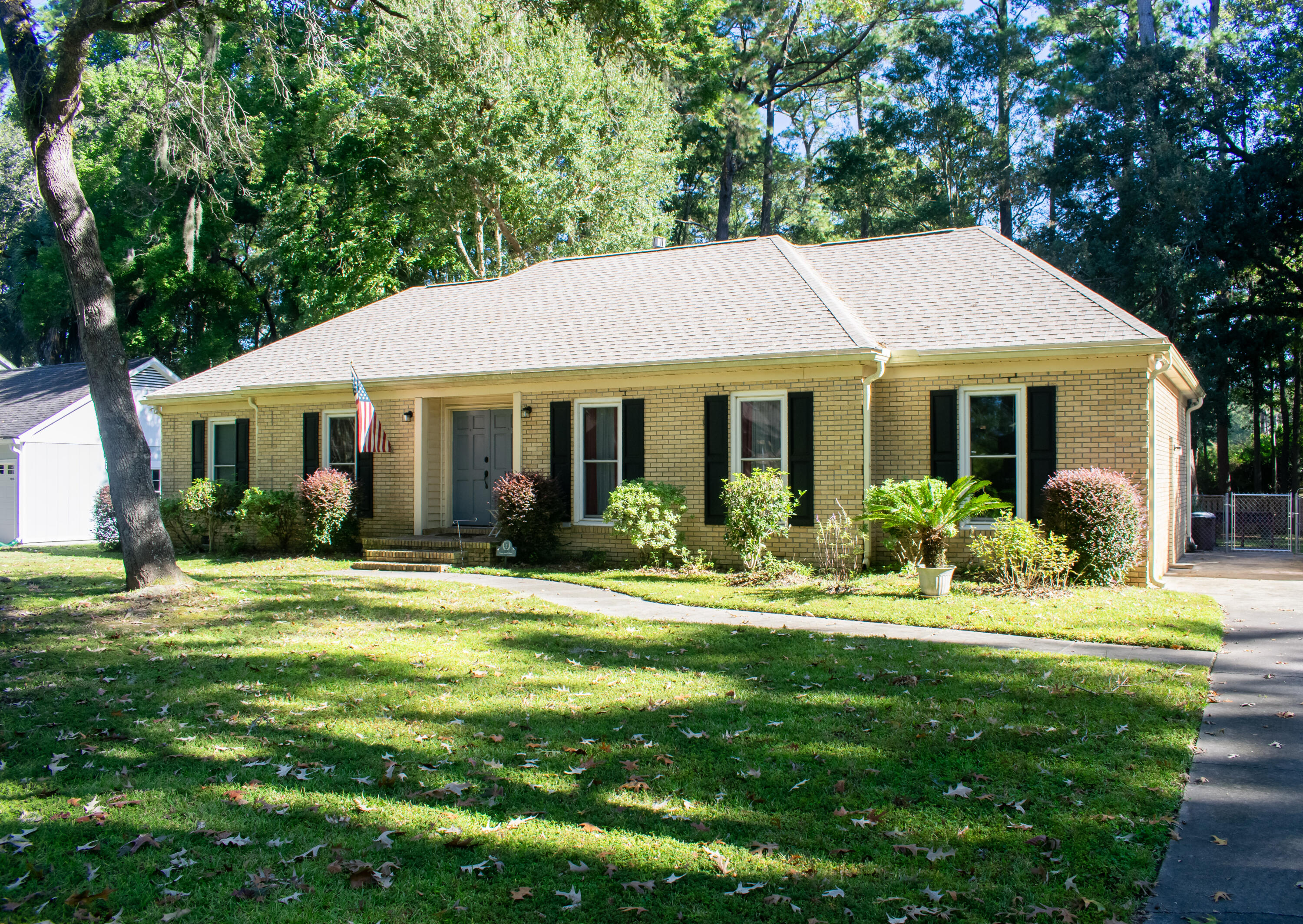 315 Shaftesbury Lane