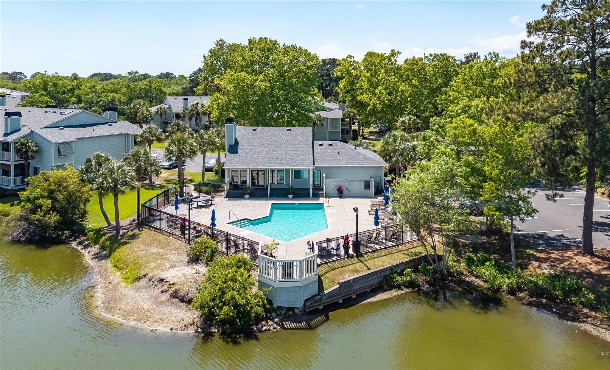 1481 Center Street 1008