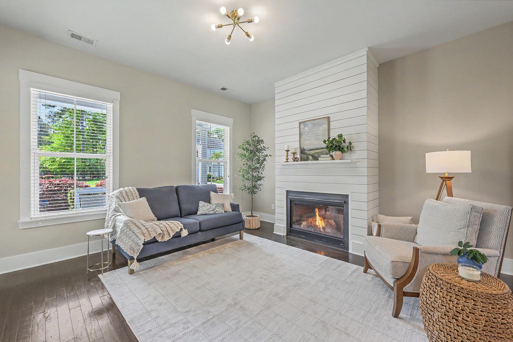 Photo of 102 Ilderton Street, Summerville, SC 29483 (MLS # 26010120)