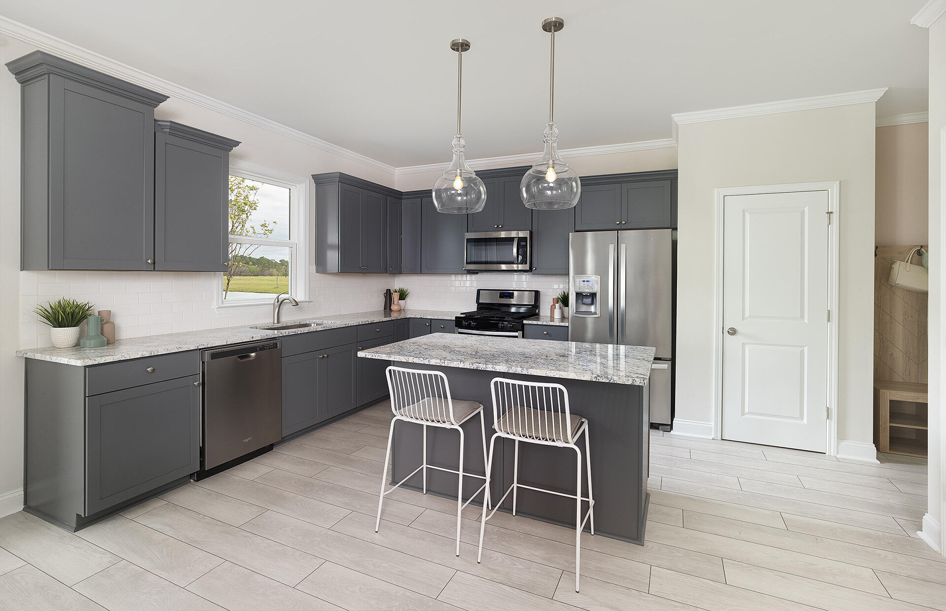 880 Meadowbrook Lane