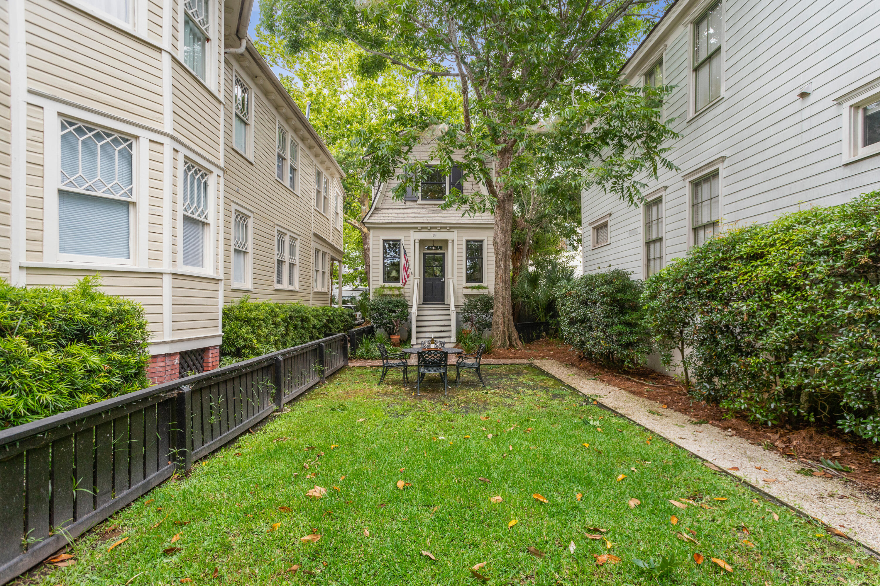 194-196 Rutledge Avenue