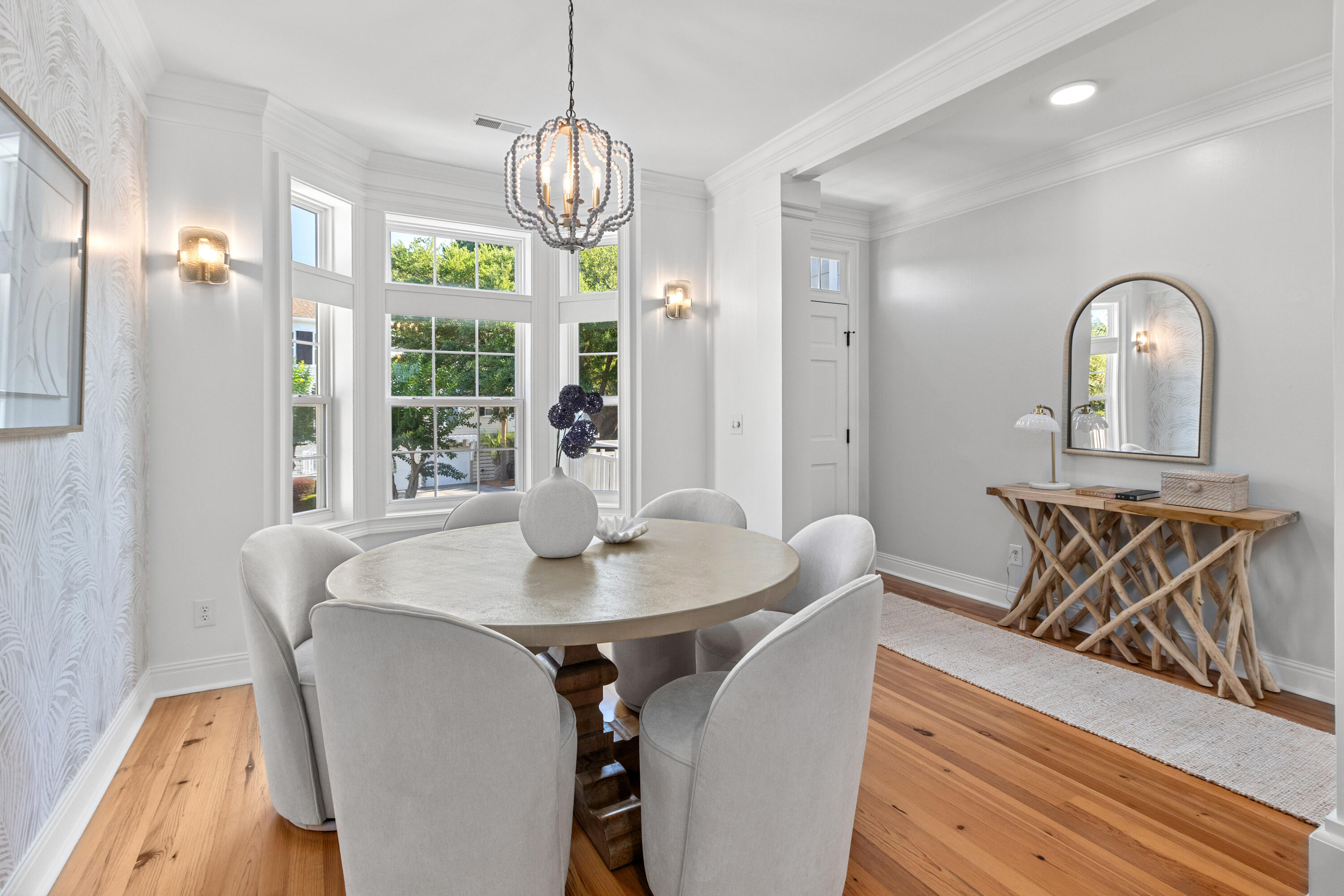 1908 English Ivy Court