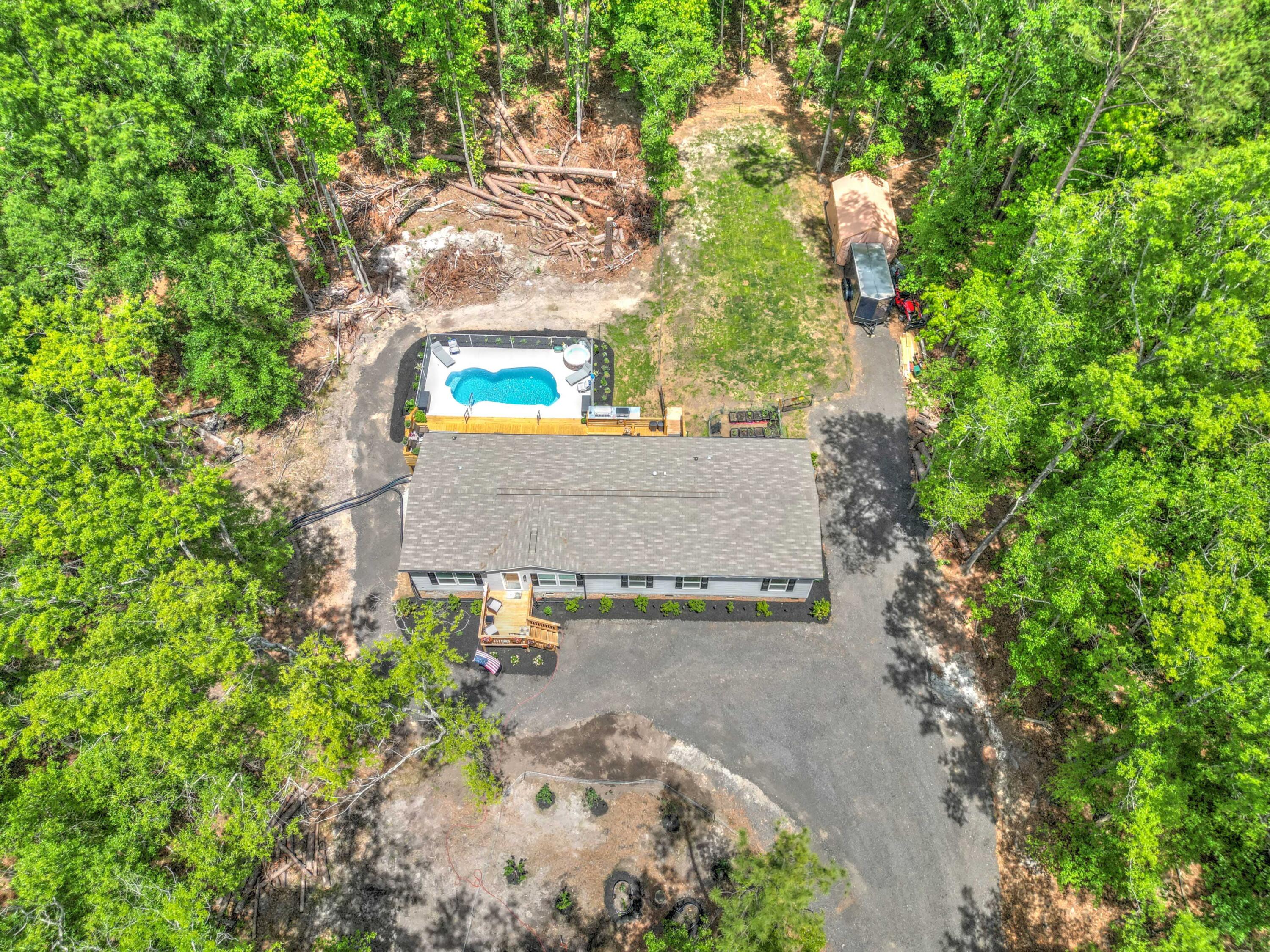1207 Edmonds Way