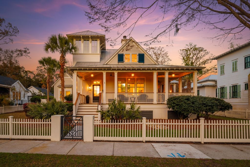 Photo of 149 S Park, Beaufort, SC 29906 (MLS # 26007590)