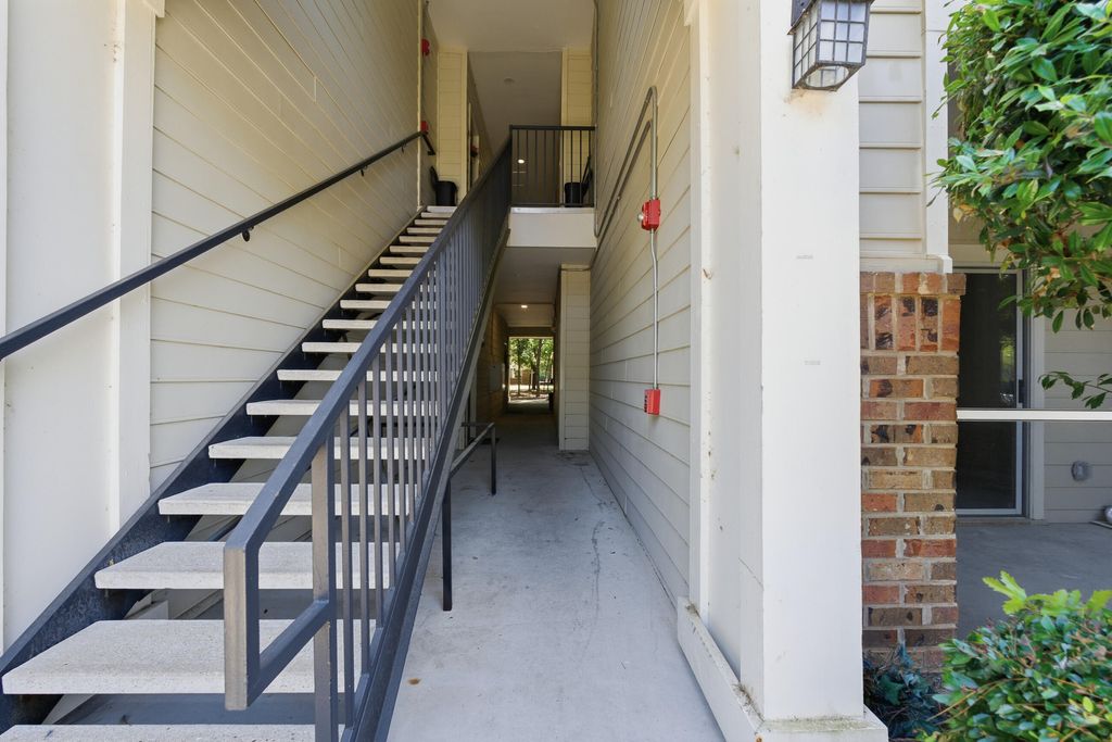 Photo of 1100 Legends Club Drive #1015, Mount Pleasant, SC 29466 (MLS # 26014956)