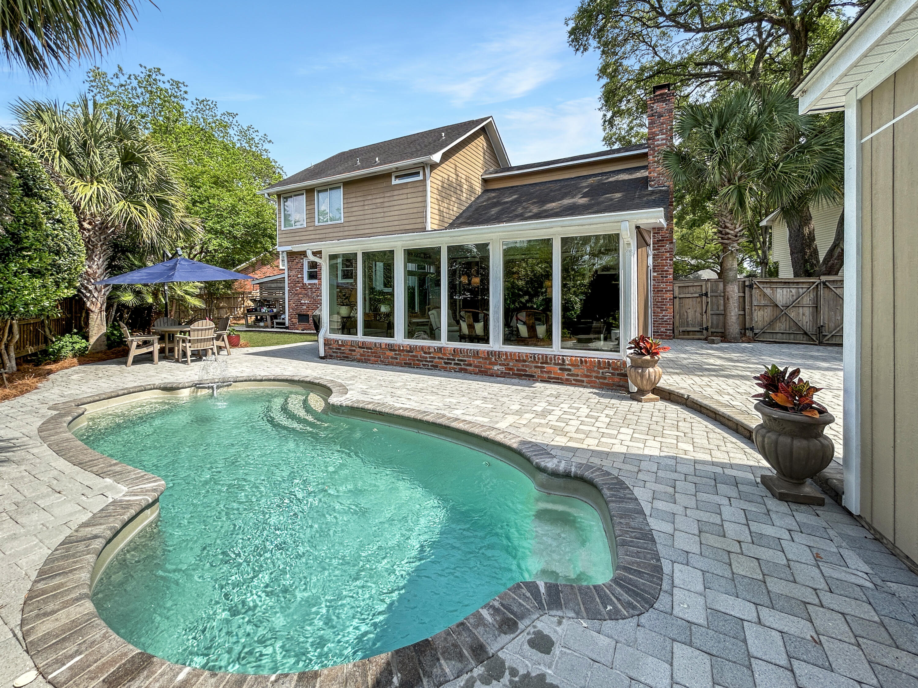 16 Charlyn Drive