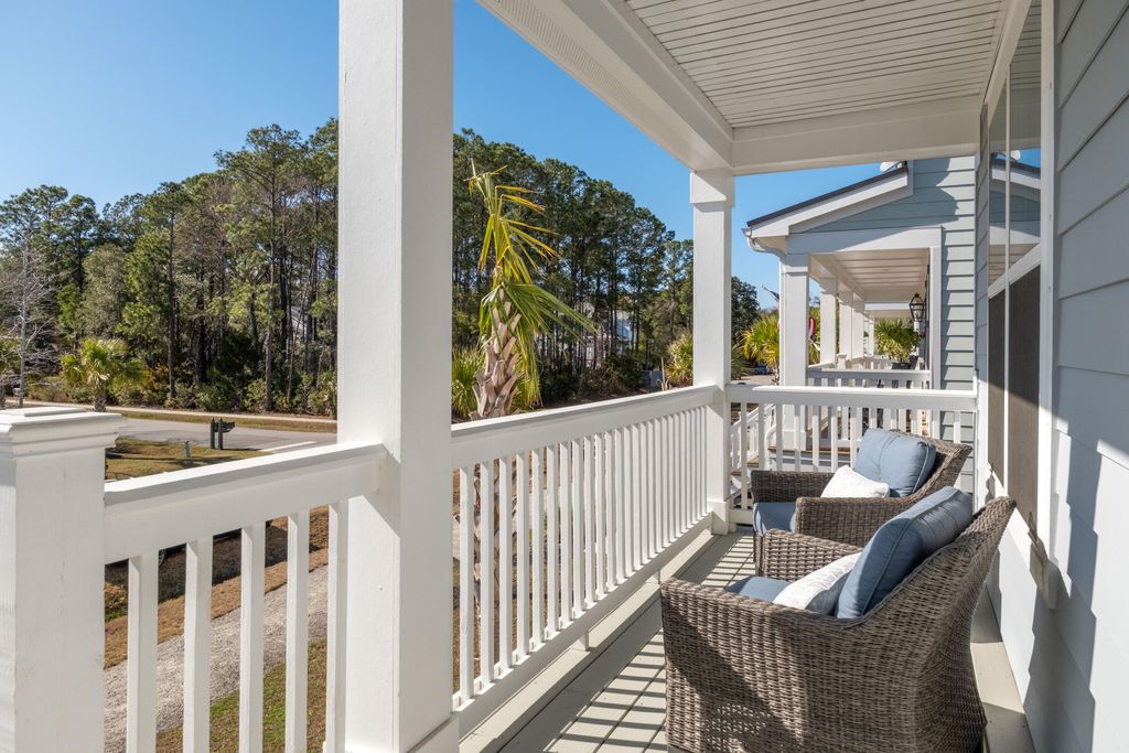 Photo of 1562 N Lakeshore Drive, Mount Pleasant, SC 29466 (MLS # 26006856)