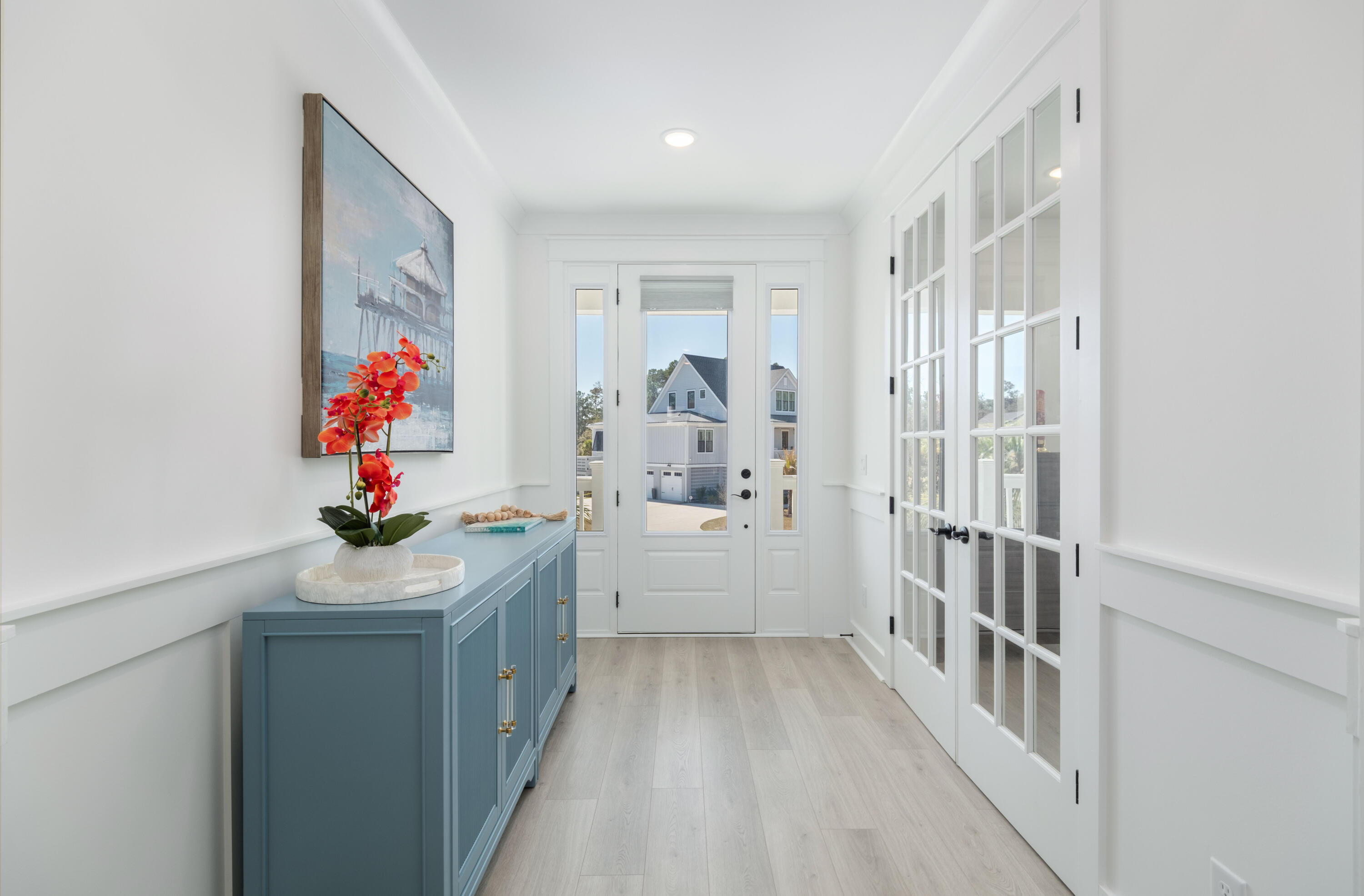 1562 N Lakeshore Drive