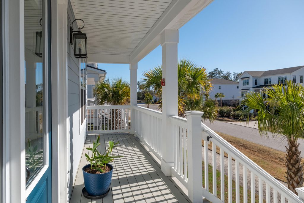 Photo of 1562 N Lakeshore Drive, Mount Pleasant, SC 29466 (MLS # 26006856)