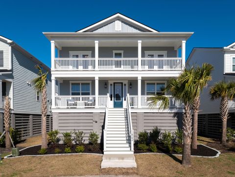 Photo of 1562 N Lakeshore Drive, Mount Pleasant, SC 29466 (MLS # 26006856)