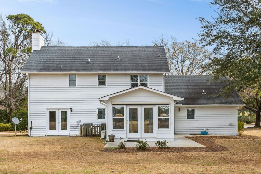 Photo of 1195 Parkway Drive, Mount Pleasant, SC 29464 (MLS # 26003261)