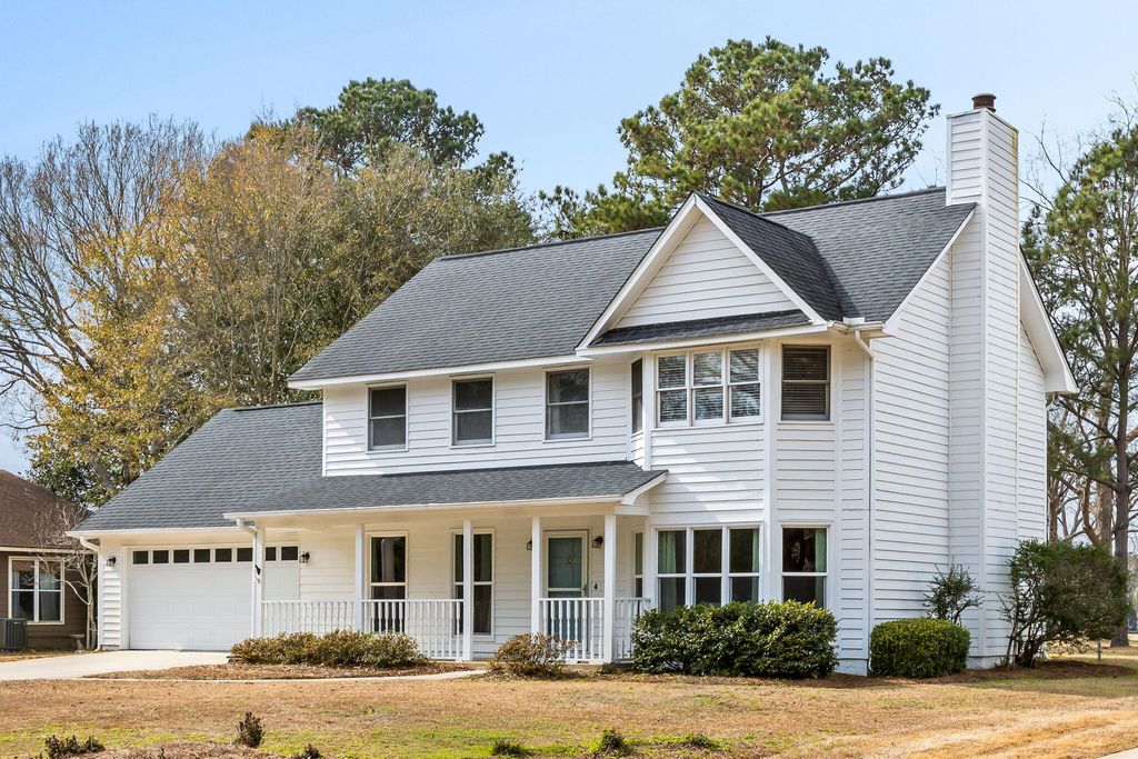 Photo of 1195 Parkway Drive, Mount Pleasant, SC 29464 (MLS # 26003261)