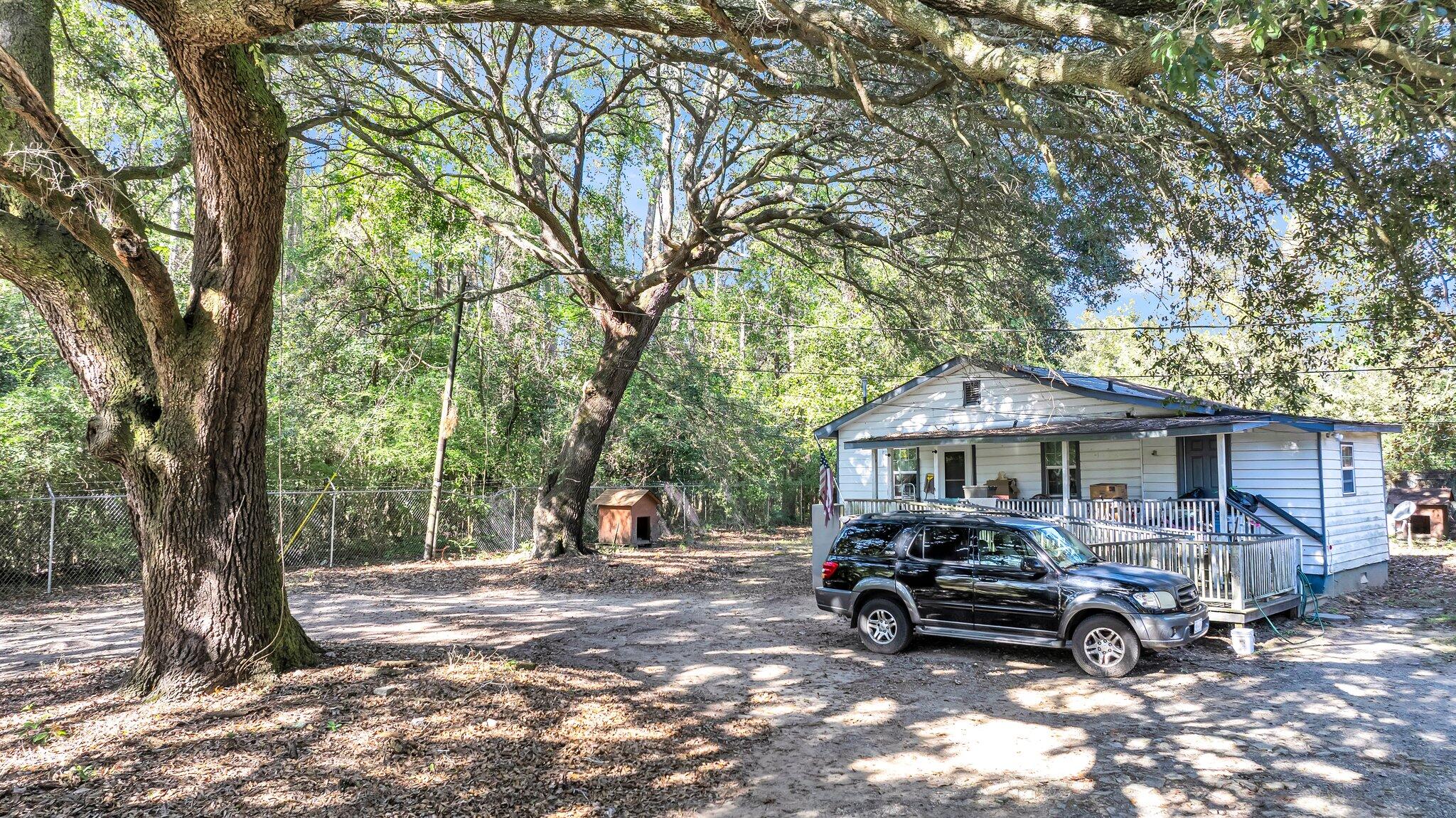 1860/1858 Taberwood Circle