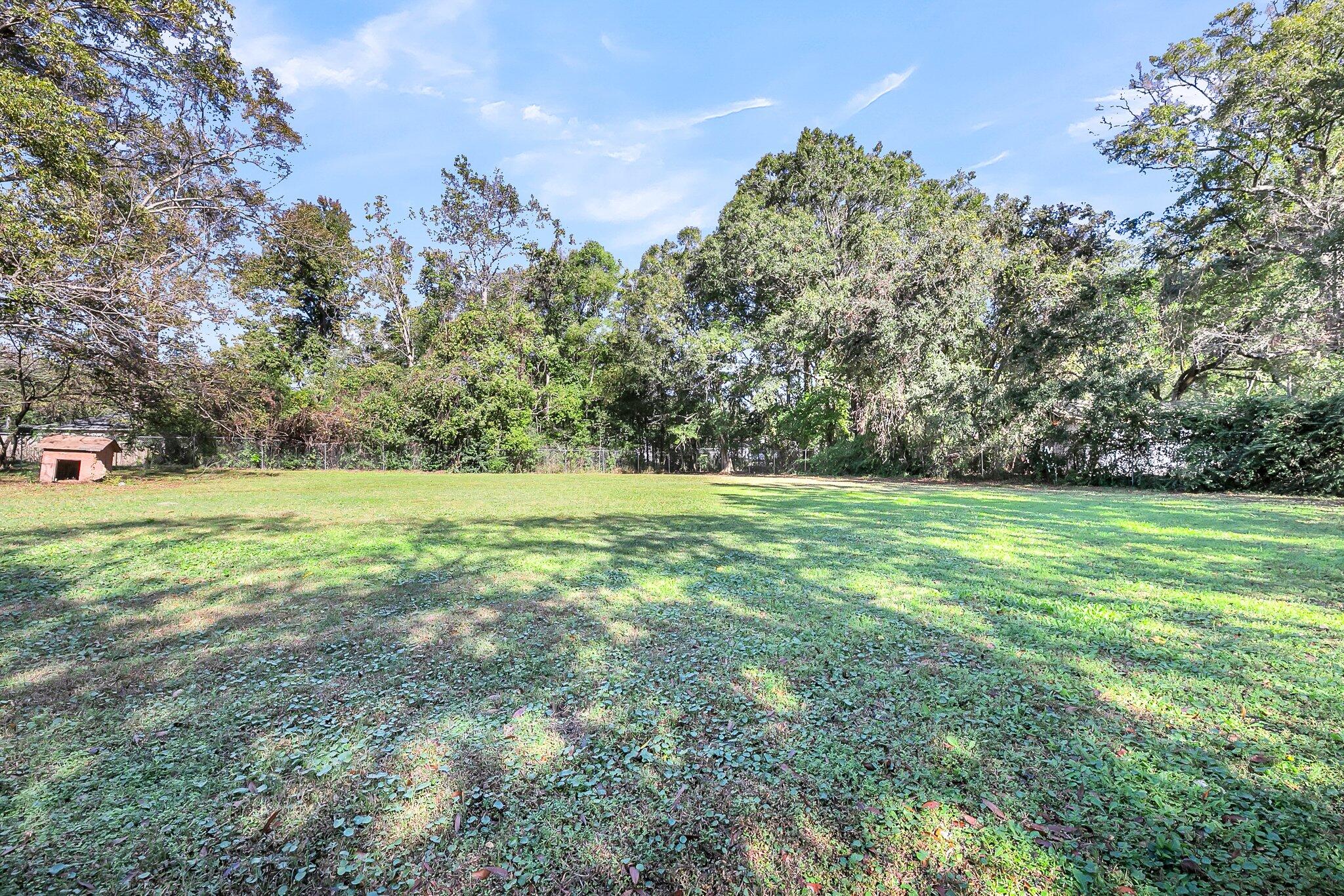 1860/1858 Taberwood Circle