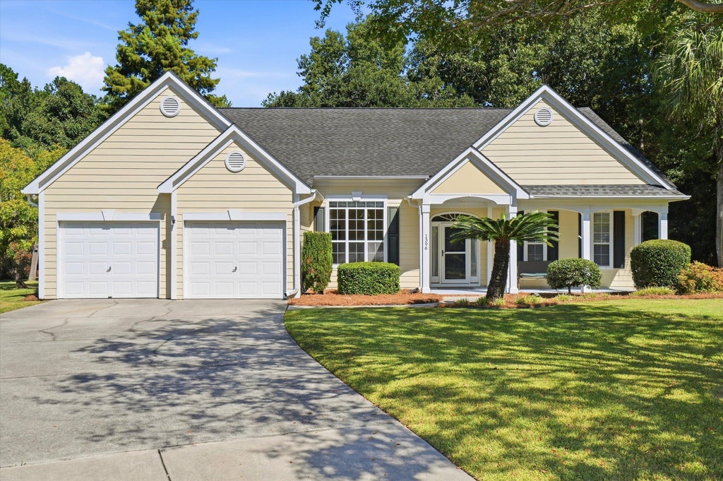 Photo of 1396 Lakecrest Court, Mount Pleasant, SC 29466 (MLS # 26027554)