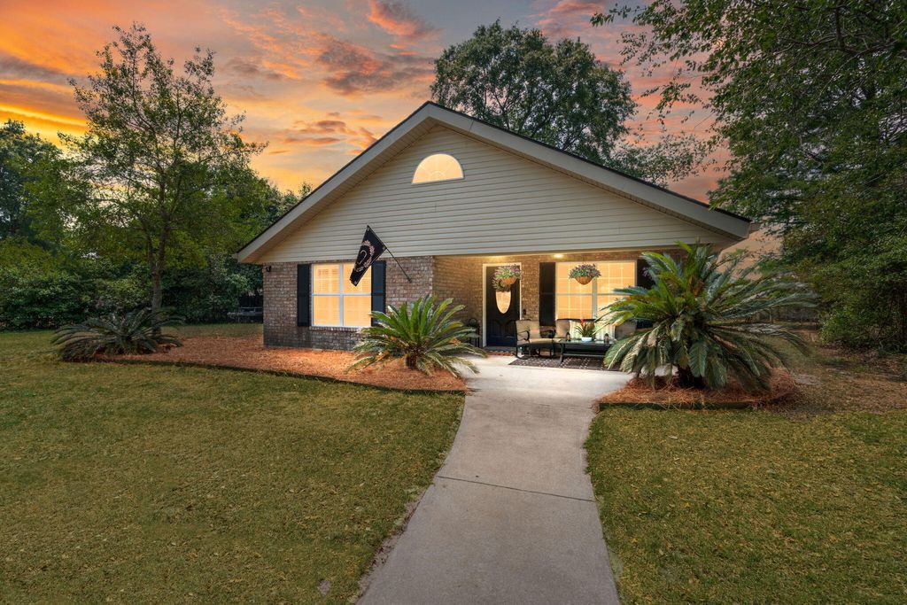 Photo of 149 Franklin Circle, Ridgeland, SC 29936 (MLS # 26013426)