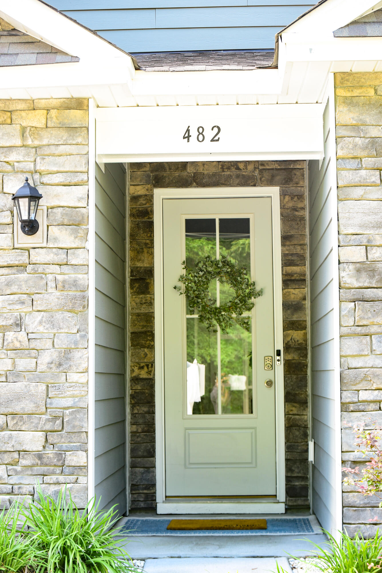 482 Oak View Way