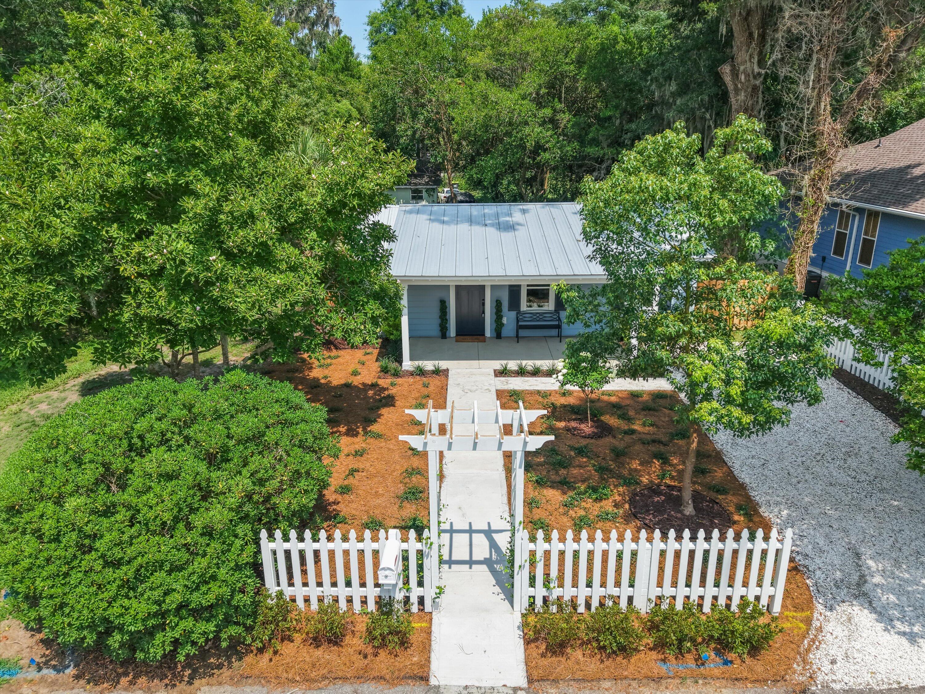 417 Waight Street