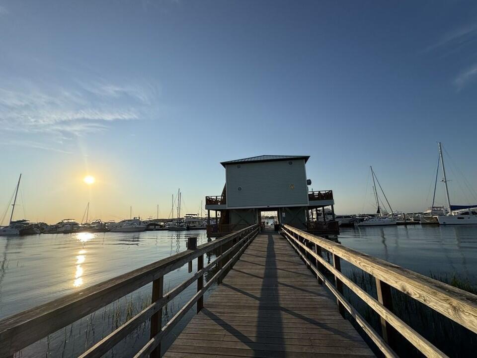 0 Slip B22 W 9th St Ext