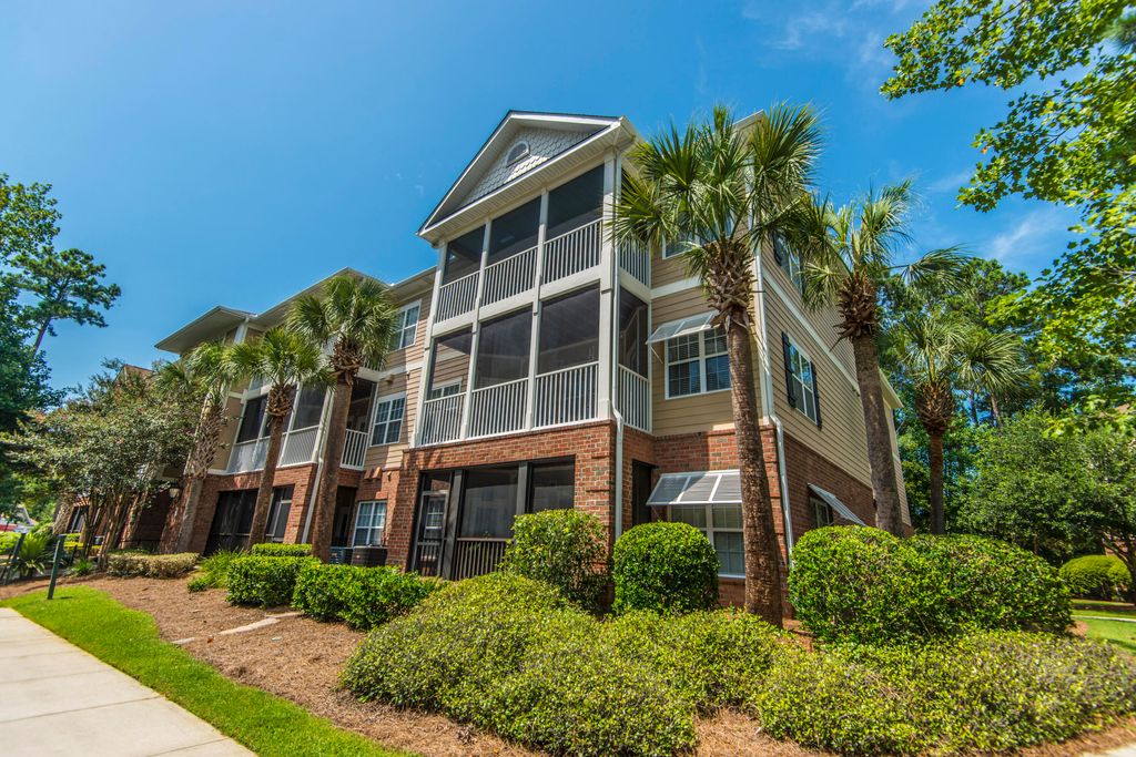 Photo of 1319 Basildon Road, Mount Pleasant, SC 29466 (MLS # 26001275)