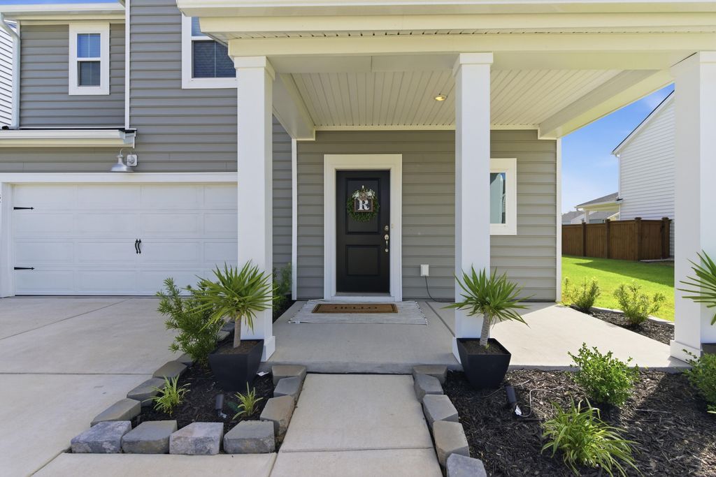 Photo of 137 Post Mill Drive, Summerville, SC 29485 (MLS # 26014958)