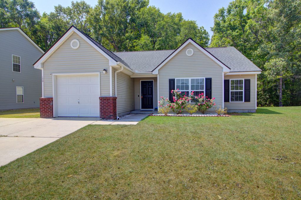 Photo of 139 Old Tree Road, Goose Creek, SC 29445 (MLS # 26011846)