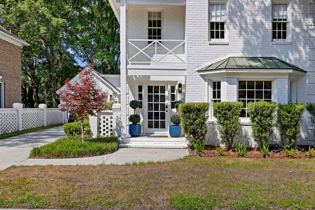 Photo of 991 Governors Road, Mount Pleasant, SC 29464 (MLS # 26012241)