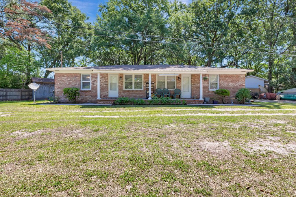 Photo of 1746 E Avalon Circle, Charleston, SC 29407 (MLS # 26015538)