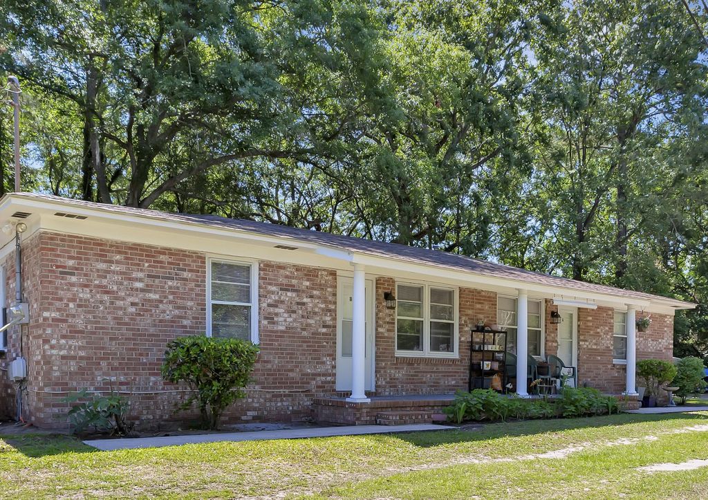 Photo of 1746 E Avalon Circle, Charleston, SC 29407 (MLS # 26015538)