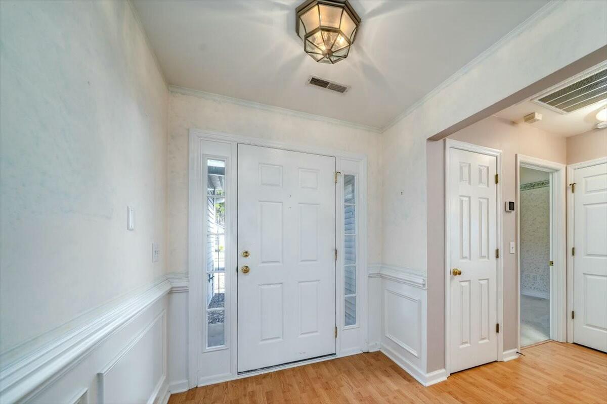 1529 Wellesley Circle