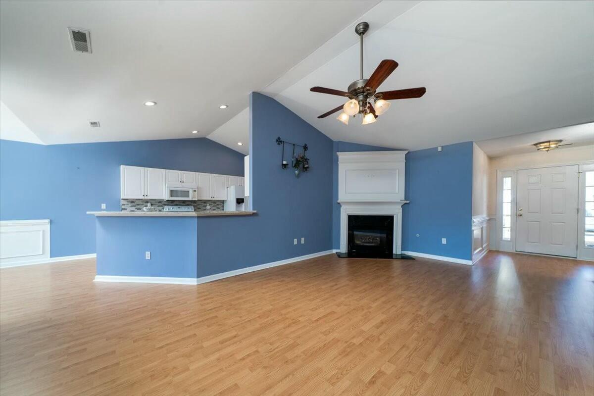 1529 Wellesley Circle